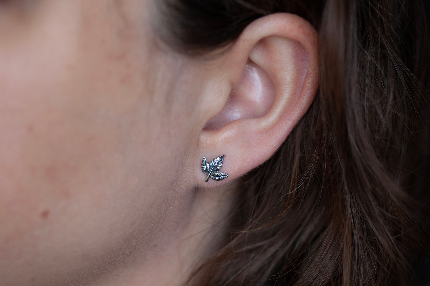 Leaflet Studs