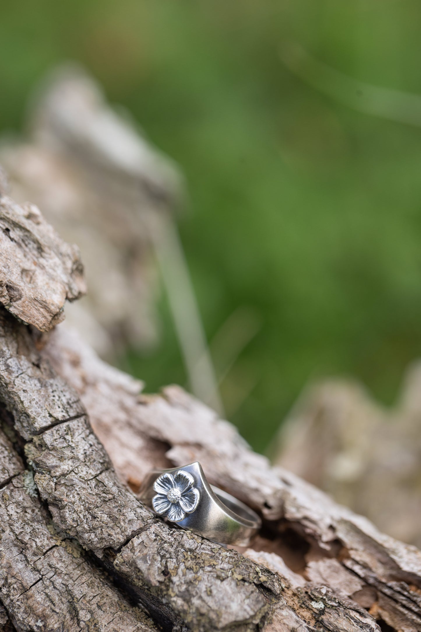 Amulet Buttercup Ring