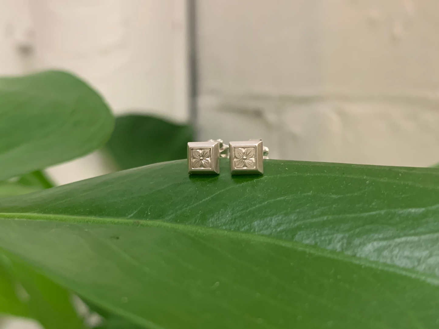 Mini Signet Studs